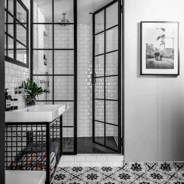 baie_alb negru_design